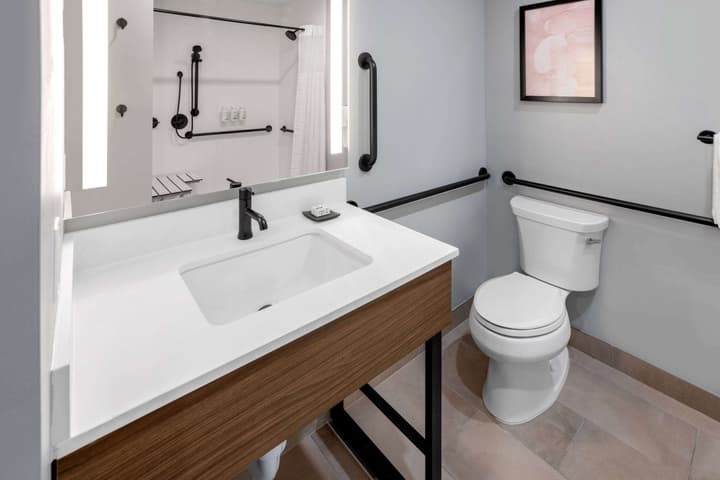 Hawthorn Extended Stay by Wyndham Williston/Burlington