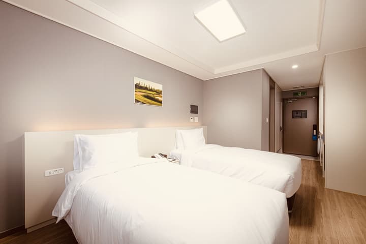Sollago Myeongdong Hotel & Residence