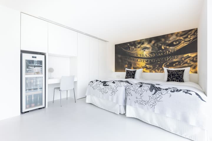 CUVEE J2 HOTEL OSAKA by Onko Chishin