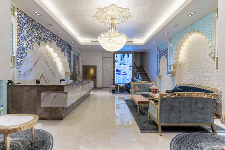 Mirzo Hotel