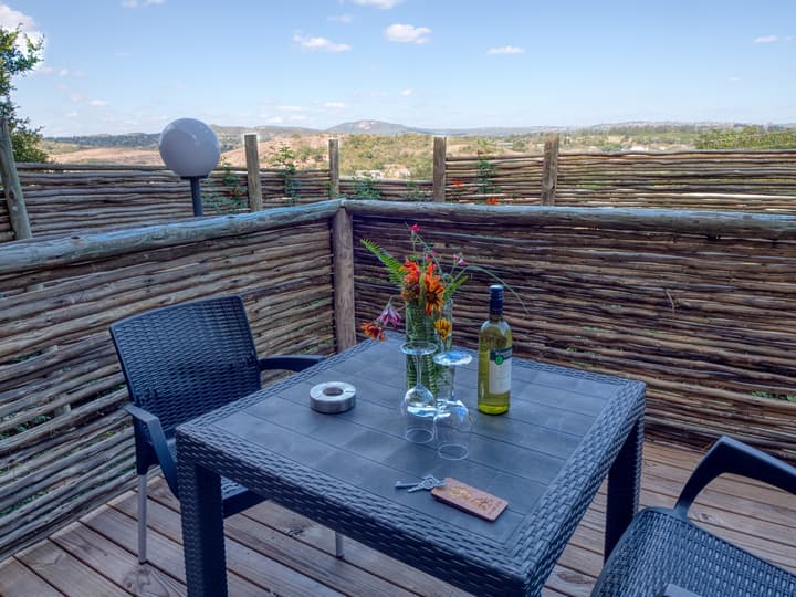 Tembo Guest Lodge