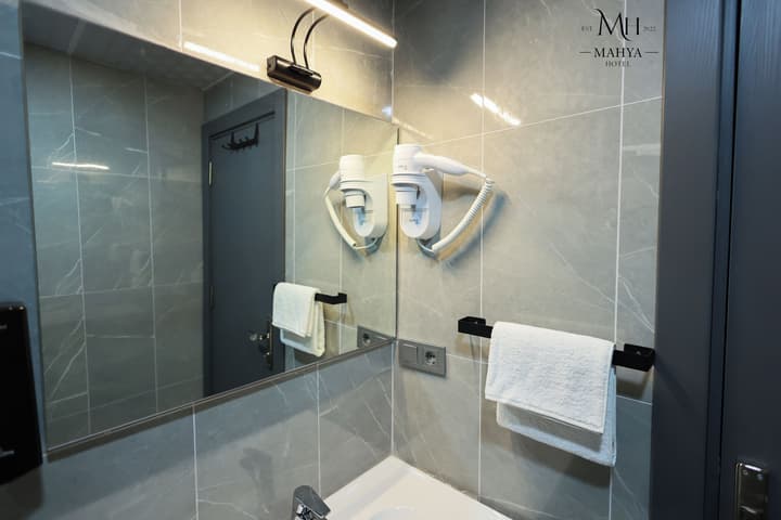 Mahya Hotel