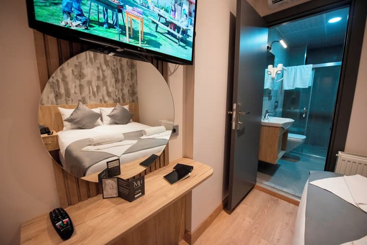 Mahya Hotel