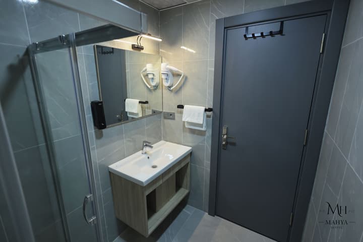 Mahya Hotel