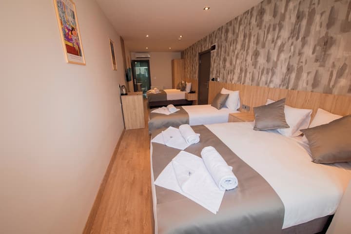 Mahya Hotel