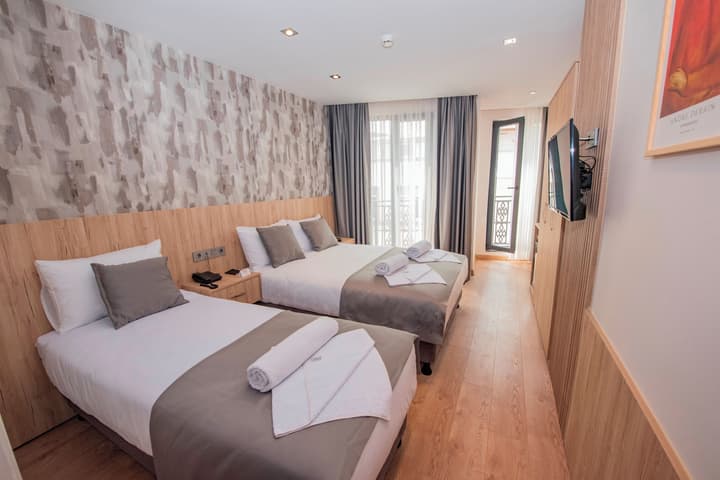 Mahya Hotel