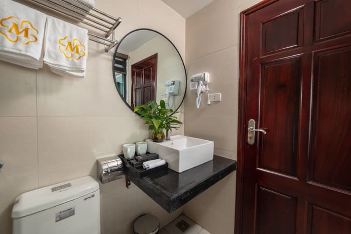Madelise Adora Hotel
