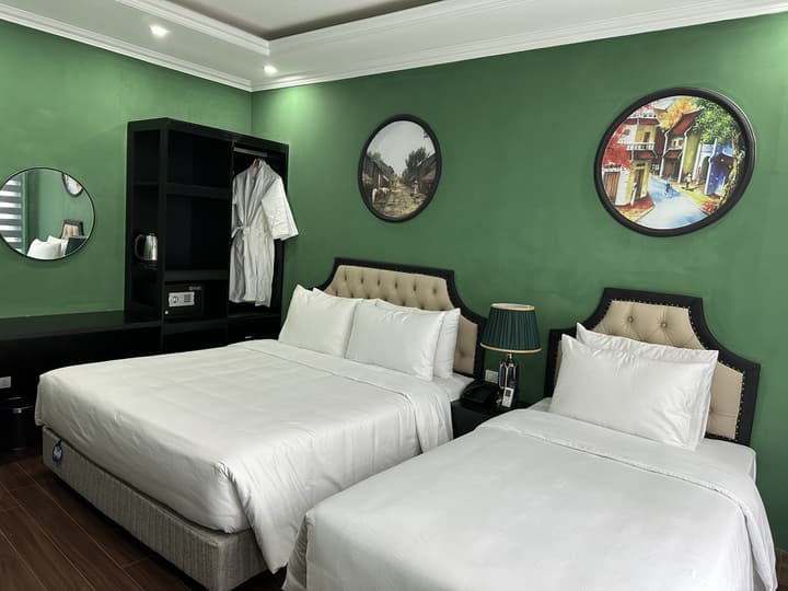 Madelise Adora Hotel