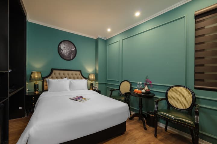 Madelise Adora Hotel