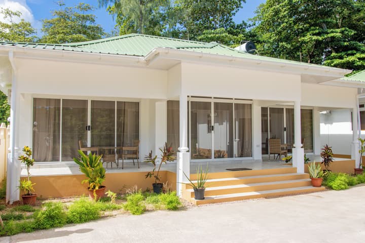 Macmillan's Holiday Villas