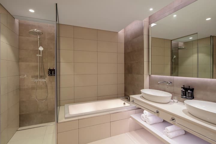 Holiday Inn Dubai Business Bay by IHG