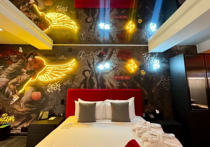 So City Hotel