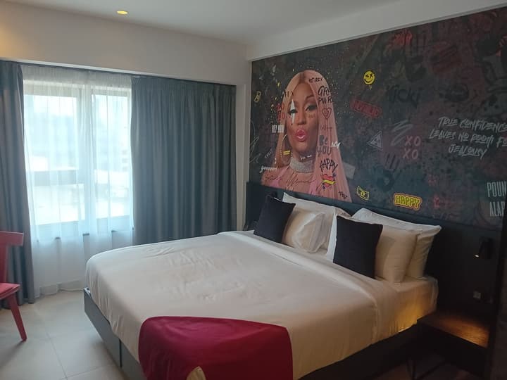 So City Hotel