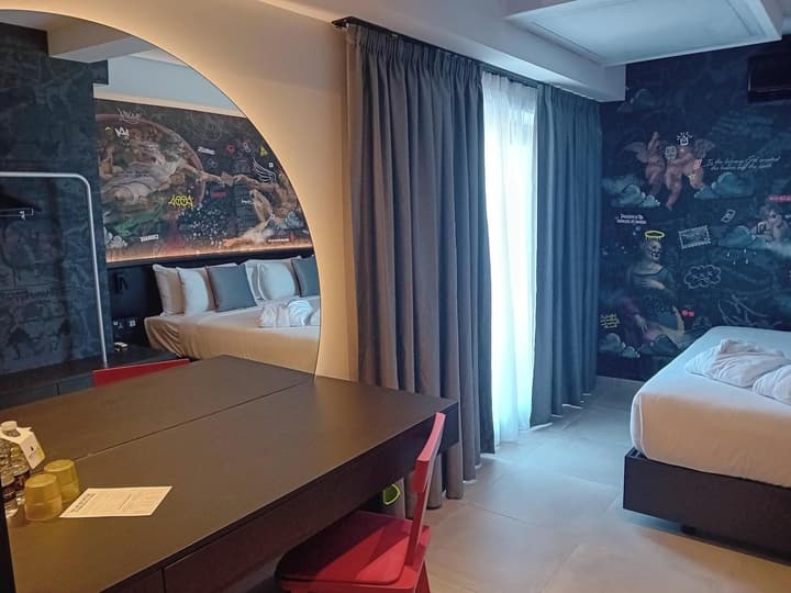 So City Hotel