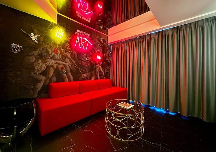 So City Hotel