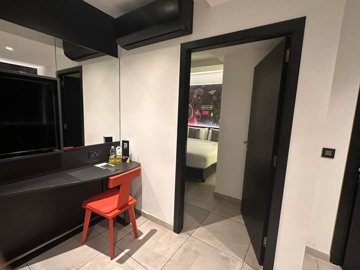 So City Hotel