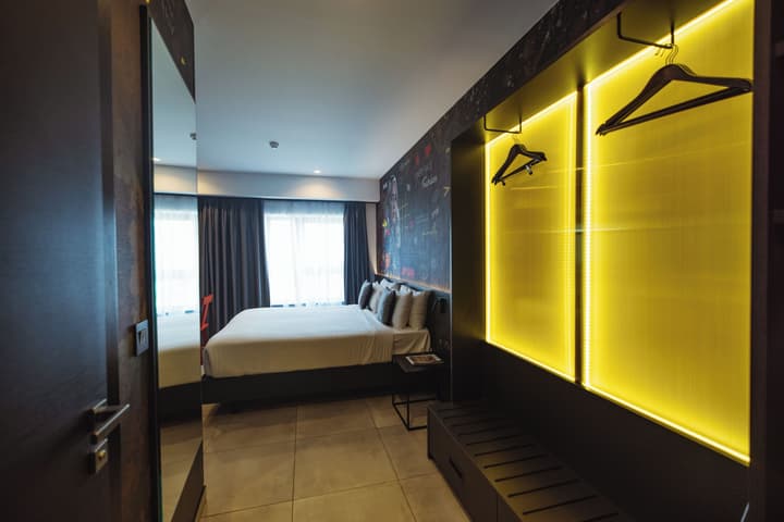 So City Hotel