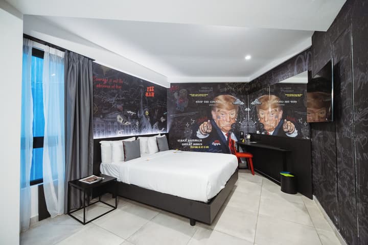 So City Hotel
