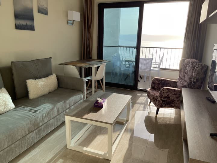 PORTO & ALMIRA BEACH