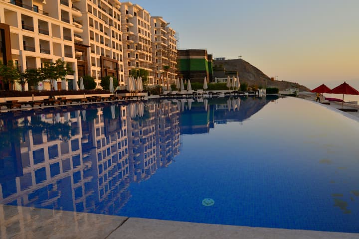 PORTO & ALMIRA BEACH