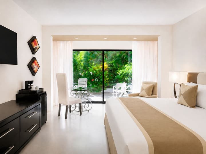 The Sens Riviera By Oasis