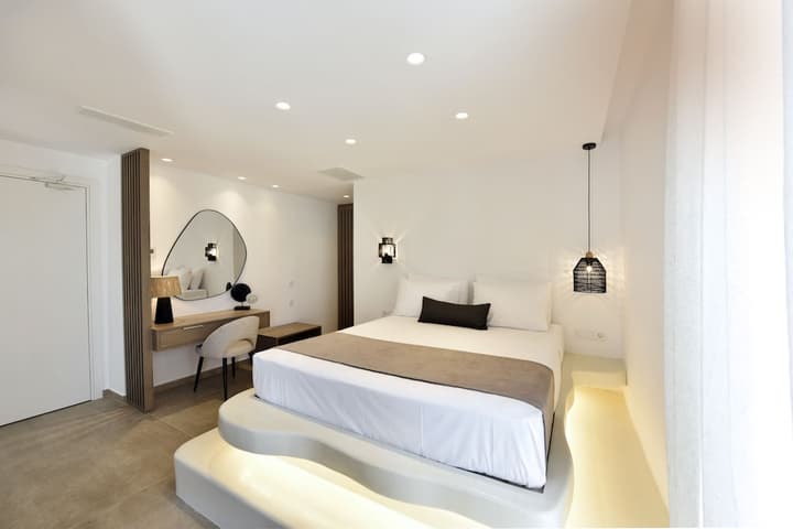 Anais Milos Suites