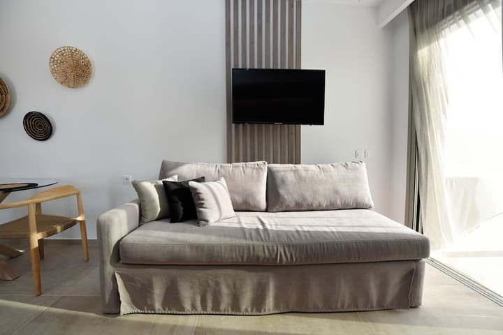 Anais Milos Suites