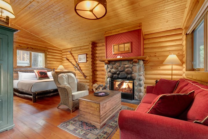 CATHEDRAL MOUNTAIN LODGE