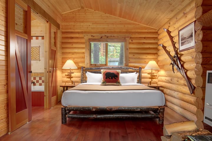 CATHEDRAL MOUNTAIN LODGE