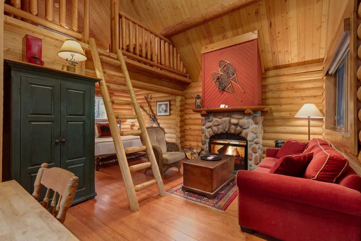 CATHEDRAL MOUNTAIN LODGE