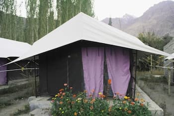 Dowa Deluxe Camp