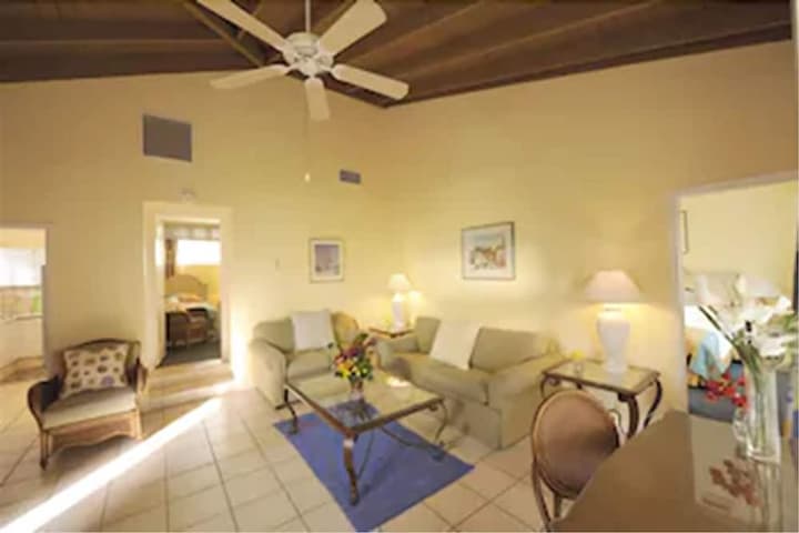 Bay View Suites Paradise Island