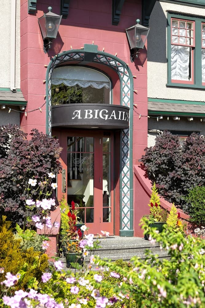 Abigail's Hotel