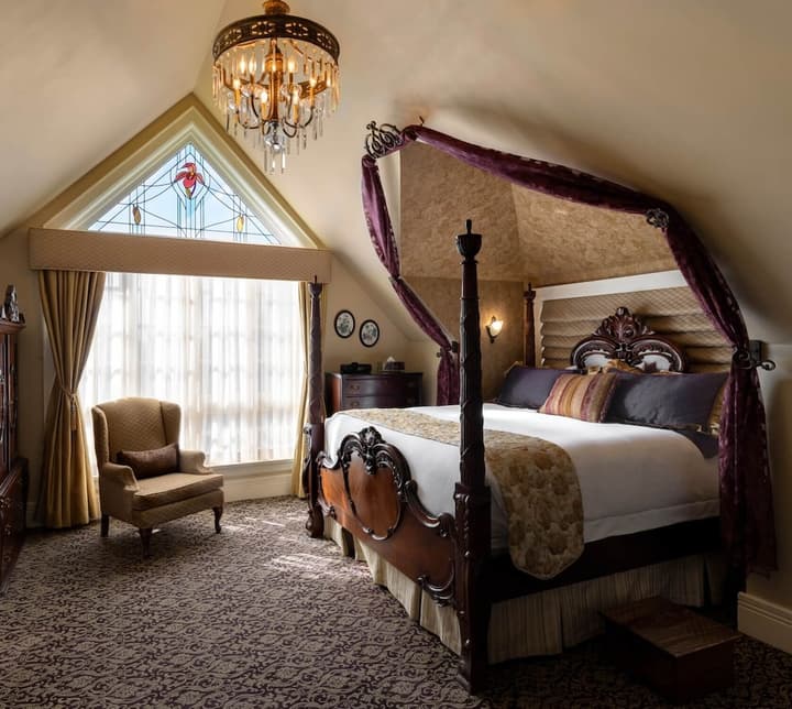Abigail's Hotel