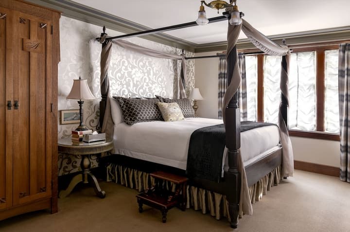 Abigail's Hotel