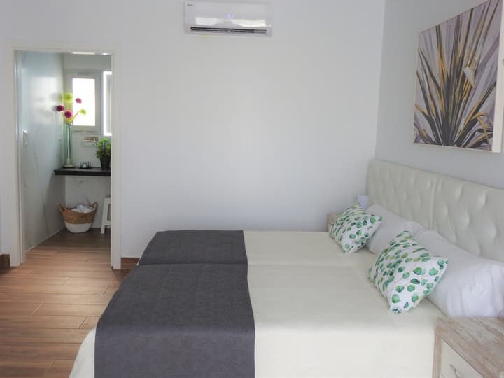 Sandra Rooms