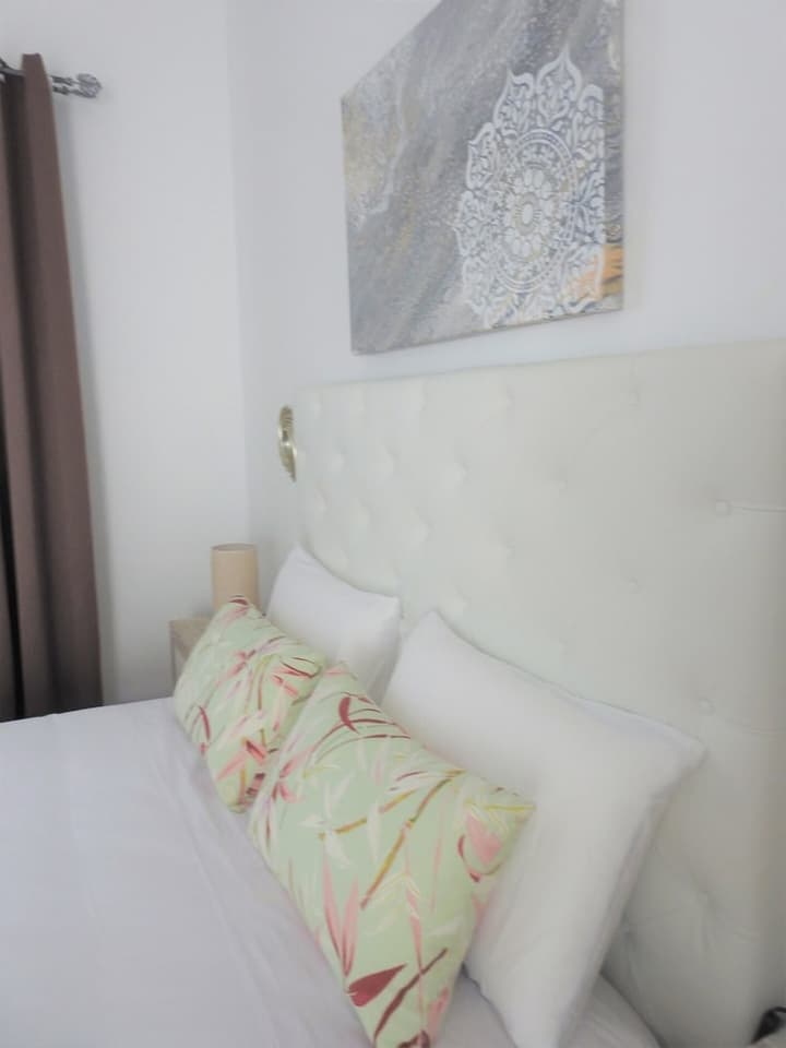 Sandra Rooms