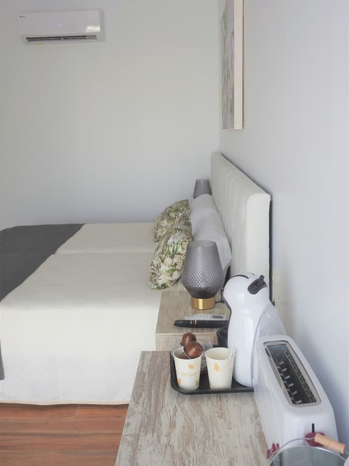 Sandra Rooms