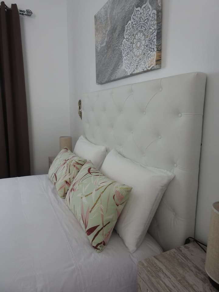 Sandra Rooms