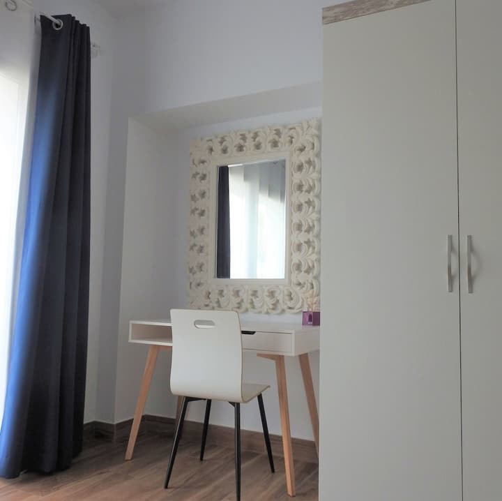 Sandra Rooms