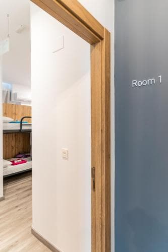 Four Rooms Hostel