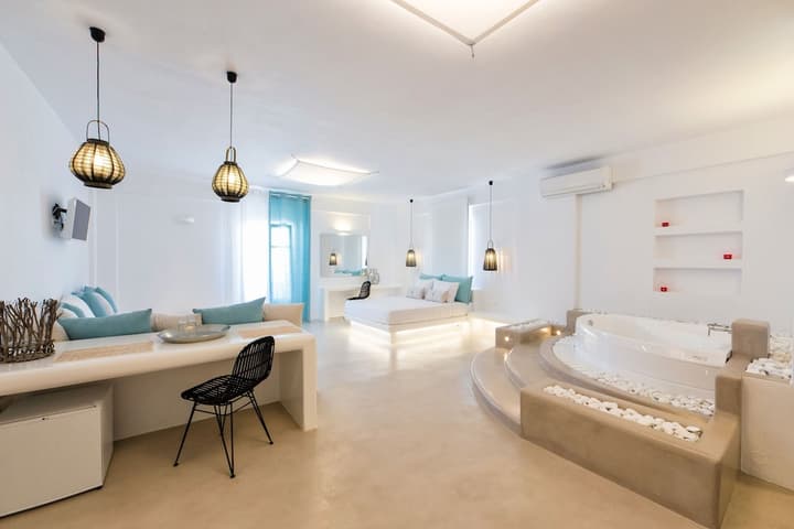 Anna Platanou Suites