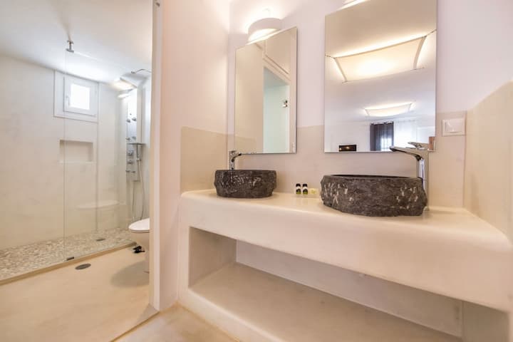 Anna Platanou Suites
