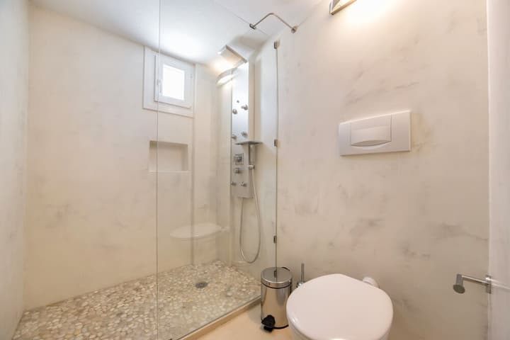 Anna Platanou Suites
