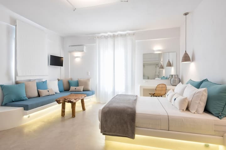 Anna Platanou Suites