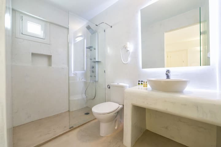 Anna Platanou Suites
