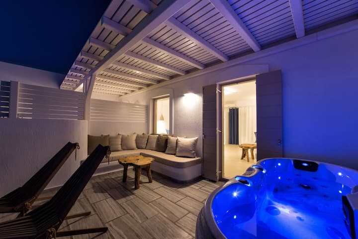 Anna Platanou Suites
