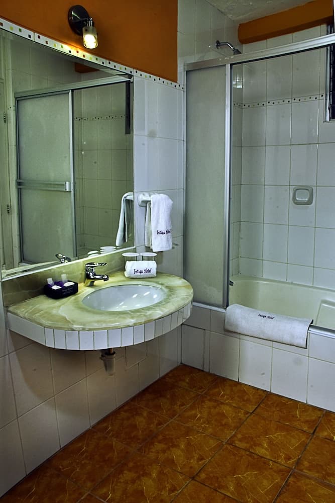 Intiqa Hotel