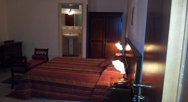 George Hotel