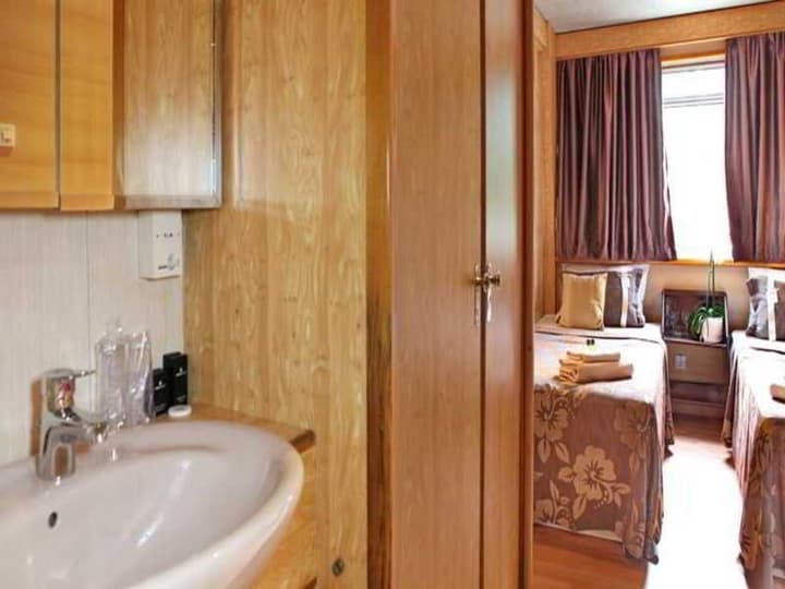 Compass River City Hotel